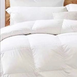 - Royal luxe goose down comforter all season